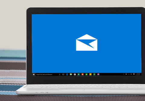 How to customize Mail app settings on Windows 10