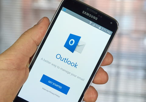 Change Outlook password: on iPhone, Android, desktop