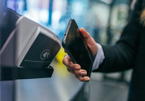 C&oacute;mo pagar con Apple Wallet: iPhone 12, 11, 8&nbsp;y m&aacute;s