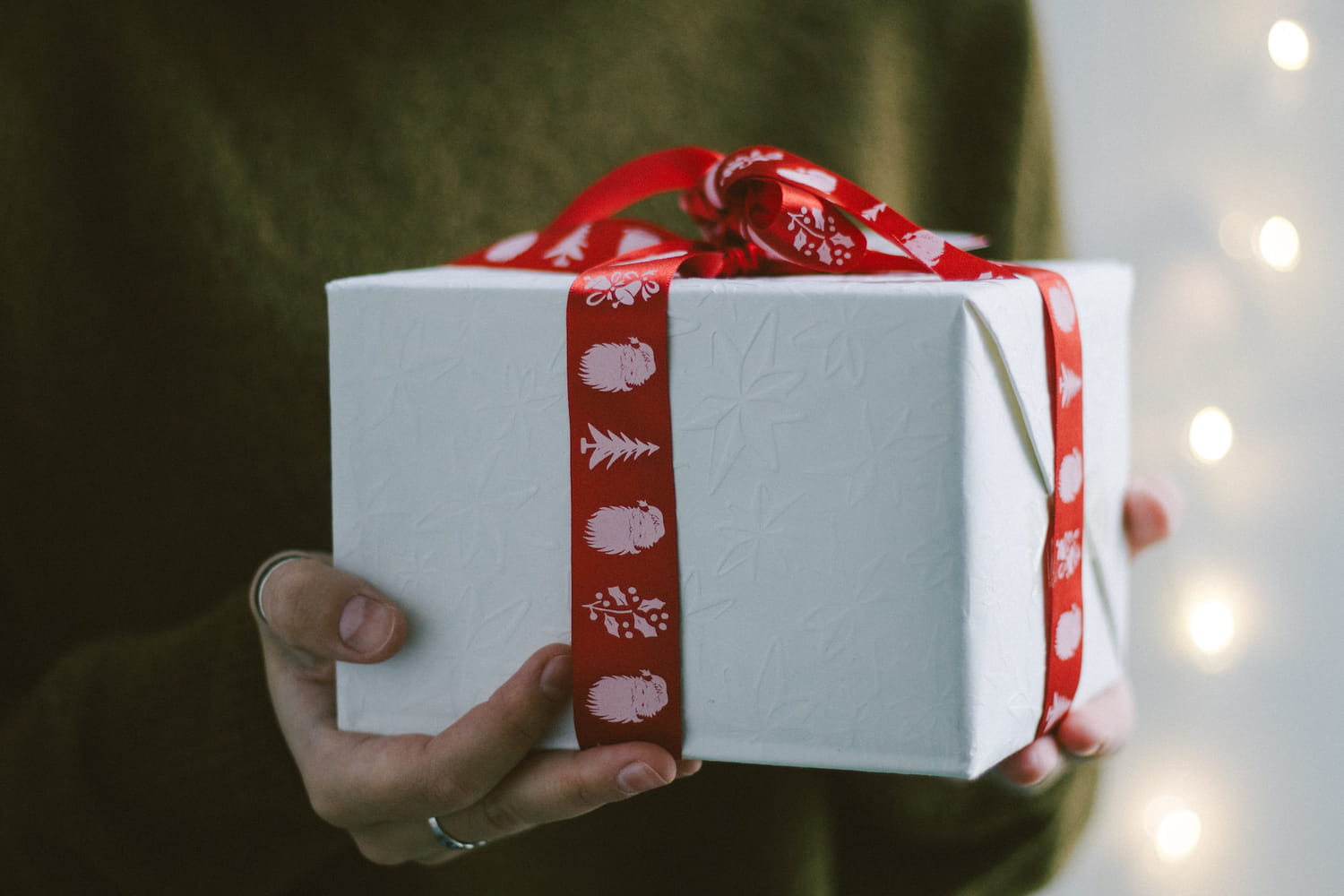 Best digital Christmas gift ideas for clients, students