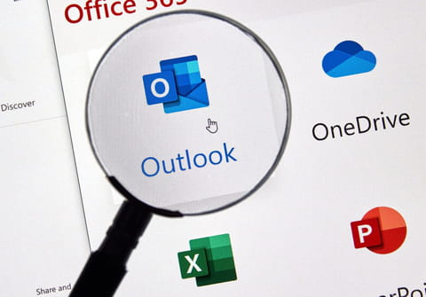 Reset Outlook to default settings: Windows 10&nbsp;&amp; 11, run