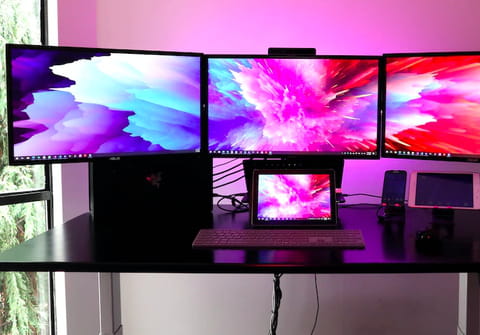 Connect several displays to one computer: PC, Mac