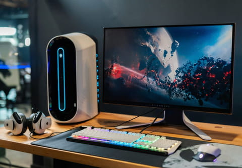 La CPU del PC arranca pero el monitor no da se&ntilde;al: qu&eacute; hacer