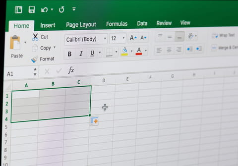 Create a new workbook and copy data in Excel via a Macro